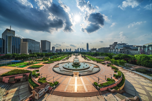 泉城廣場，20周年了！